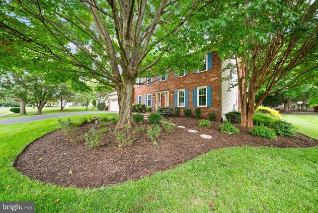2711 MUSTANG DR, Herndon, VA 20171