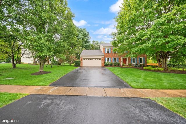 2711 MUSTANG DR, Herndon, VA 20171