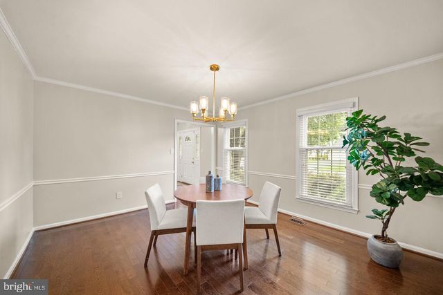 2711 MUSTANG DR, Herndon, VA 20171