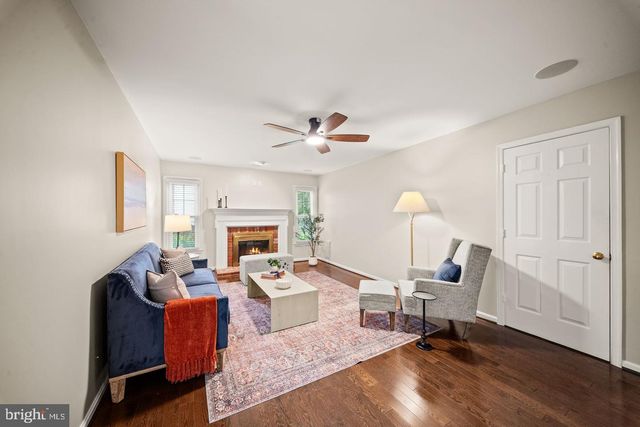 2711 MUSTANG DR, Herndon, VA 20171