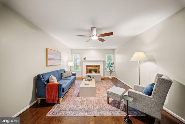 2711 MUSTANG DR, Herndon, VA 20171