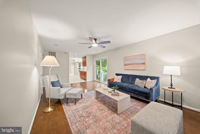 2711 MUSTANG DR, Herndon, VA 20171