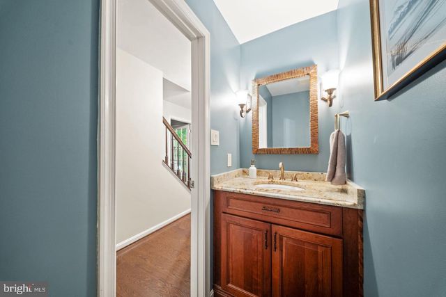2711 MUSTANG DR, Herndon, VA 20171