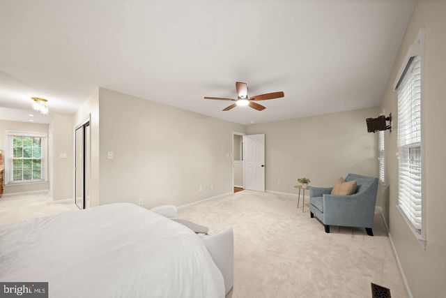 2711 MUSTANG DR, Herndon, VA 20171