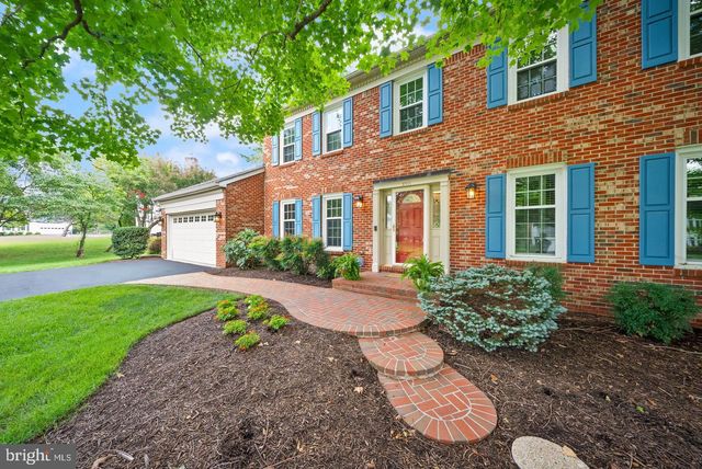 2711 MUSTANG DR, Herndon, VA 20171