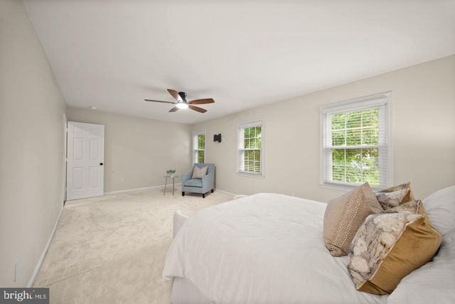 2711 MUSTANG DR, Herndon, VA 20171