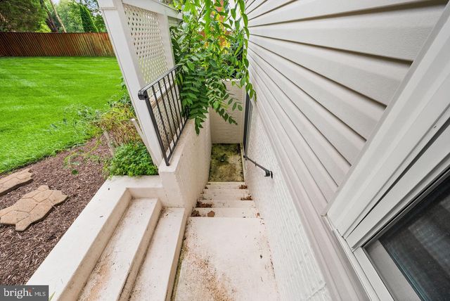 2711 MUSTANG DR, Herndon, VA 20171