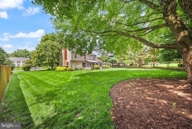 2711 MUSTANG DR, Herndon, VA 20171