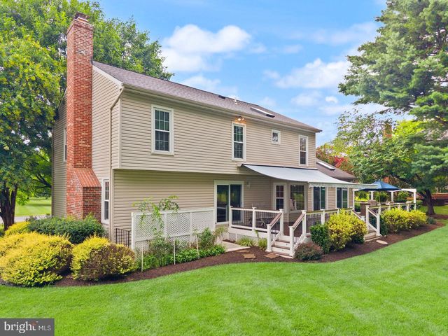 2711 MUSTANG DR, Herndon, VA 20171
