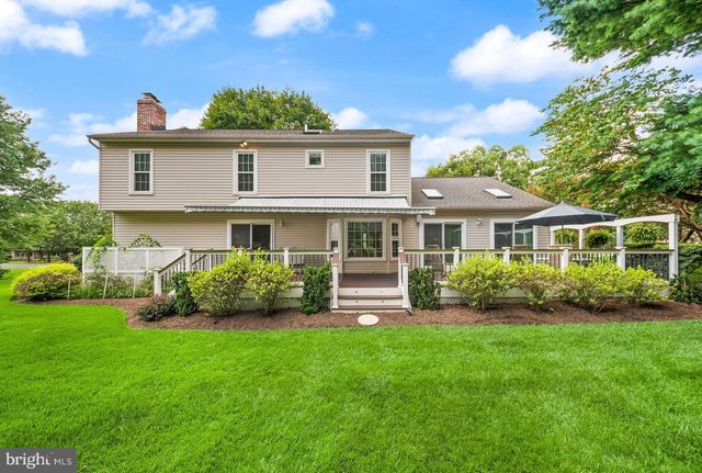 2711 MUSTANG DR, Herndon, VA 20171