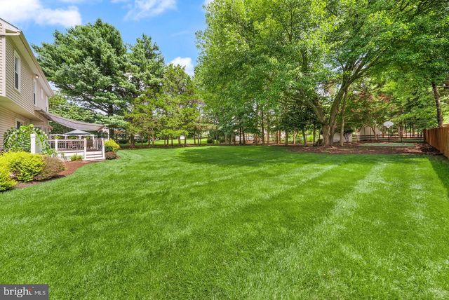 2711 MUSTANG DR, Herndon, VA 20171