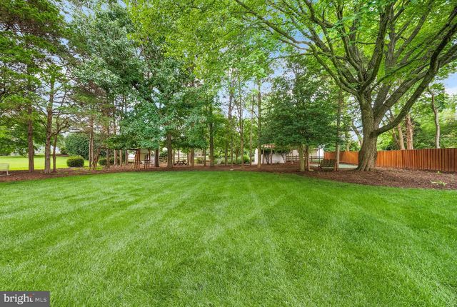2711 MUSTANG DR, Herndon, VA 20171