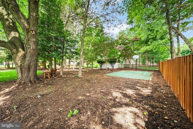 2711 MUSTANG DR, Herndon, VA 20171