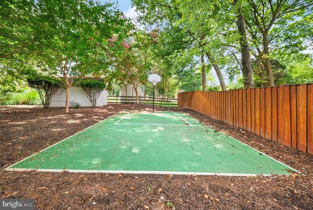 2711 MUSTANG DR, Herndon, VA 20171