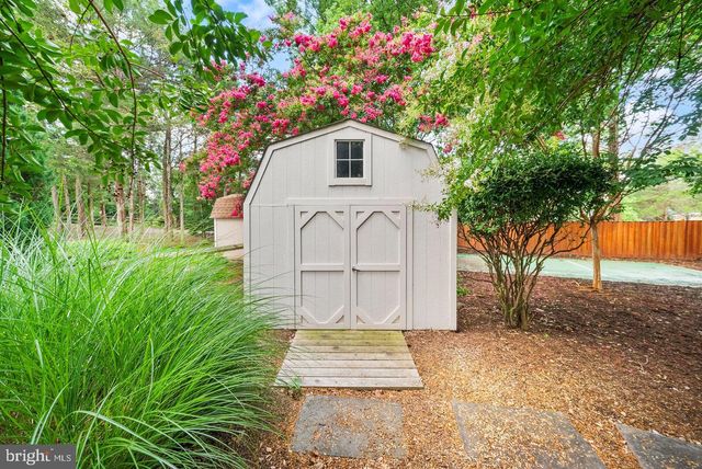 2711 MUSTANG DR, Herndon, VA 20171