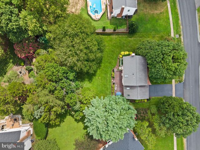 2711 MUSTANG DR, Herndon, VA 20171