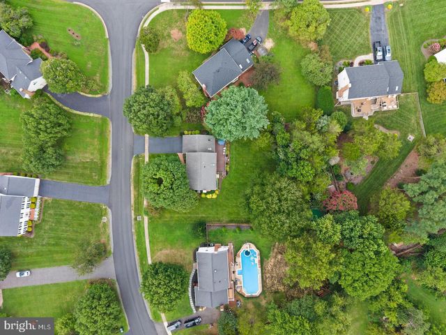 2711 MUSTANG DR, Herndon, VA 20171