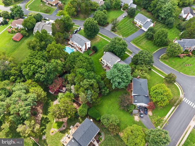 2711 MUSTANG DR, Herndon, VA 20171