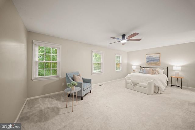2711 MUSTANG DR, Herndon, VA 20171