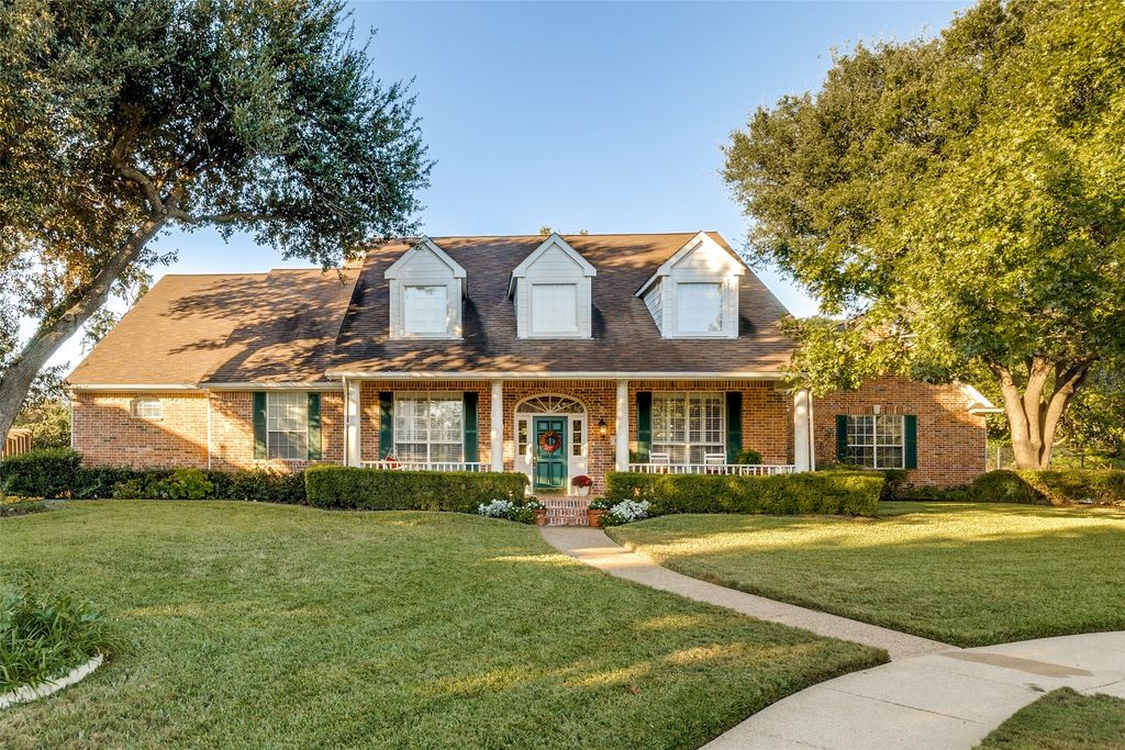 2704 Saint Charles Drive, Plano, TX 75074