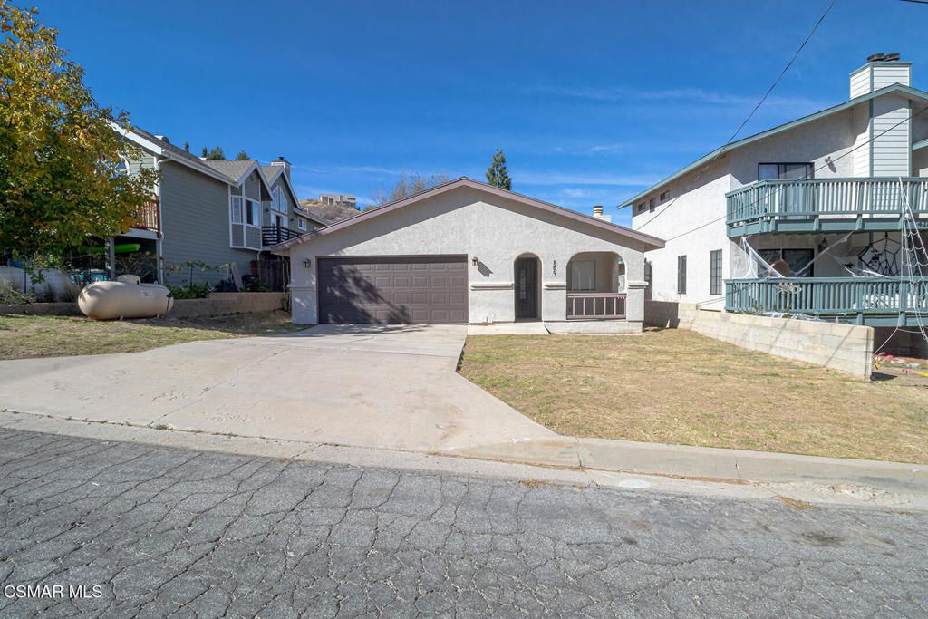 42867 Montello Drive, Lake Elizabeth, CA 93532