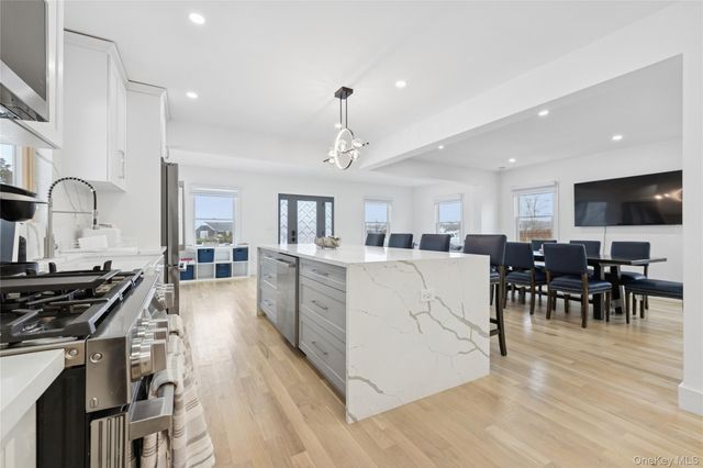 10 Sagamore Road, Hampton Bays, NY 11946