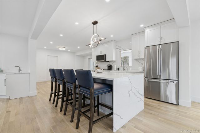 10 Sagamore Road, Hampton Bays, NY 11946