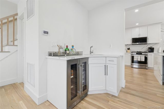 10 Sagamore Road, Hampton Bays, NY 11946