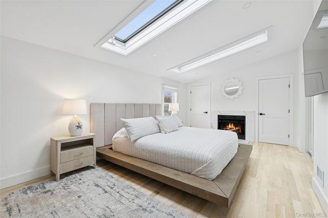 10 Sagamore Road, Hampton Bays, NY 11946