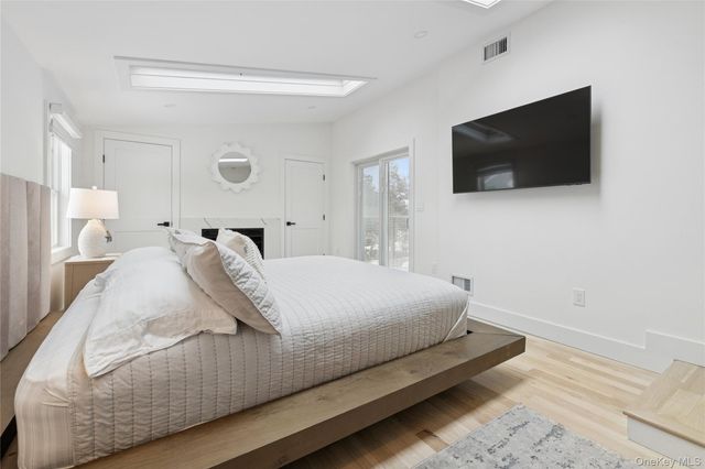 10 Sagamore Road, Hampton Bays, NY 11946