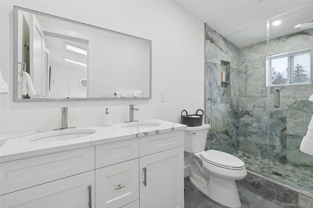 10 Sagamore Road, Hampton Bays, NY 11946