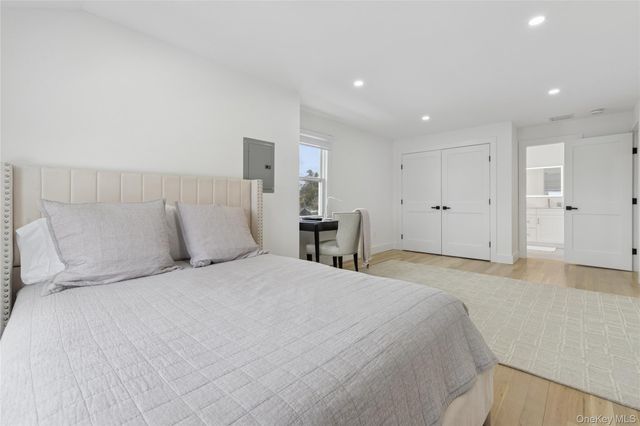 10 Sagamore Road, Hampton Bays, NY 11946