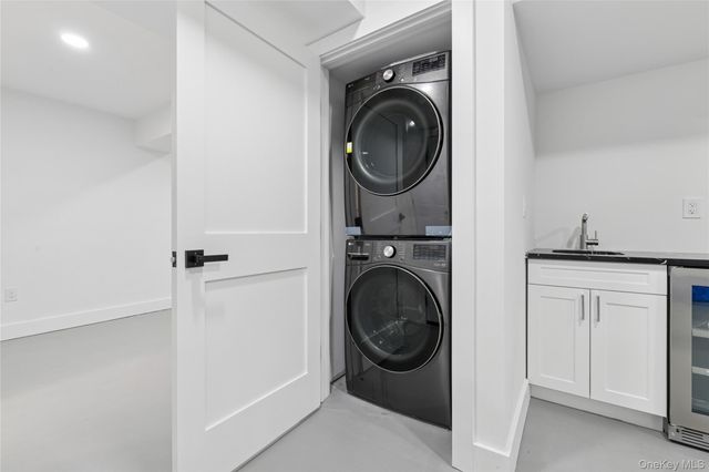 10 Sagamore Road, Hampton Bays, NY 11946