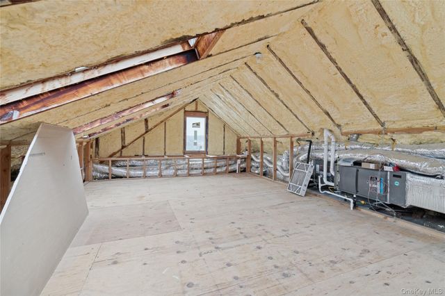 10 Sagamore Road, Hampton Bays, NY 11946