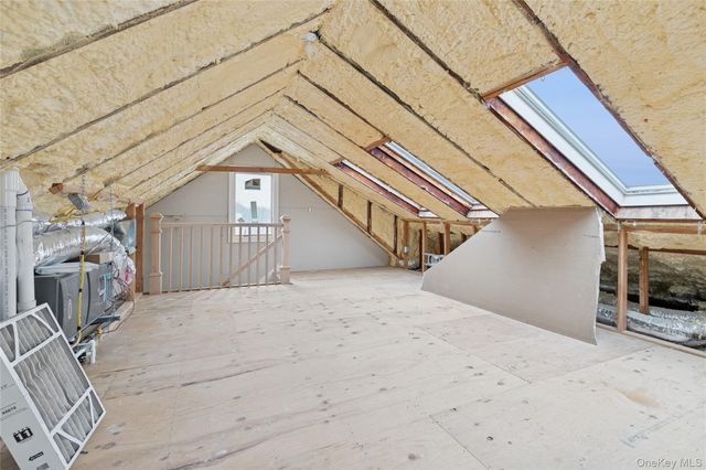 10 Sagamore Road, Hampton Bays, NY 11946