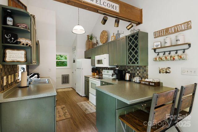 103 Maple Lane, Beech Mountain, NC 28604