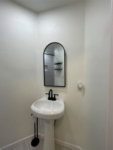 1129 Scenic Drive, Granbury, TX 76048