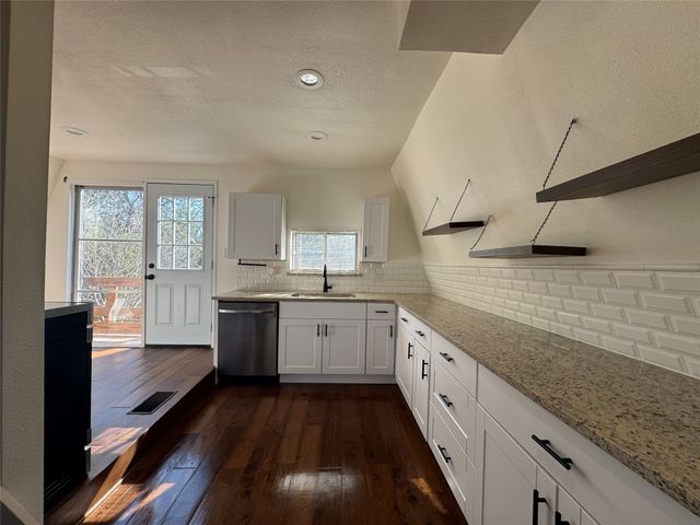 1129 Scenic Drive, Granbury, TX 76048