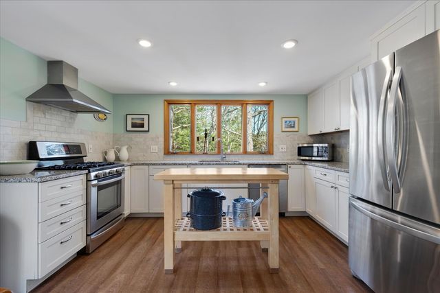 12 Highview Circle, Marstons Mills, MA 02648