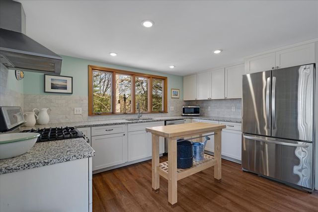 12 Highview Circle, Marstons Mills, MA 02648