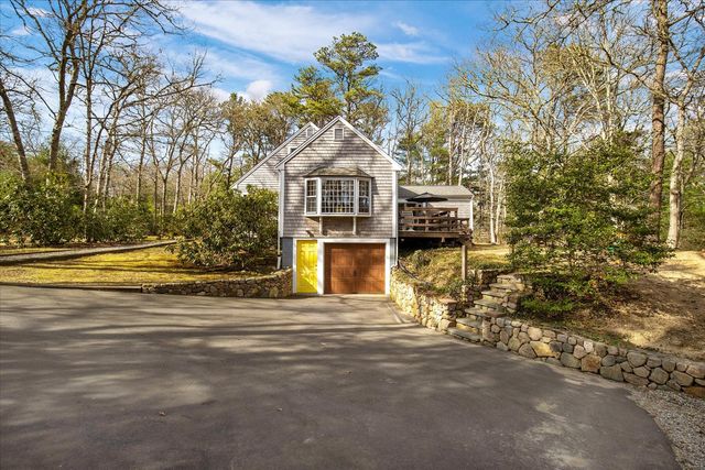 12 Highview Circle, Marstons Mills, MA 02648