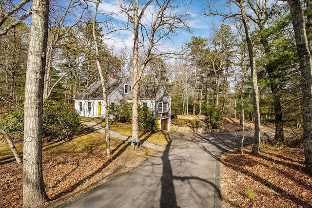 12 Highview Circle, Marstons Mills, MA 02648