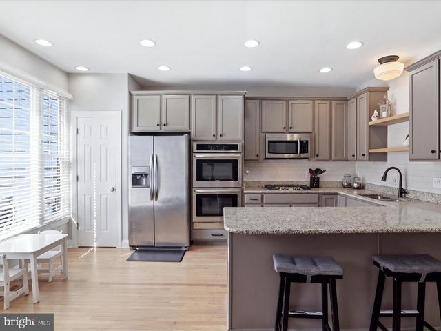 5408 EDSALL RIDGE PL, Alexandria, VA 22312