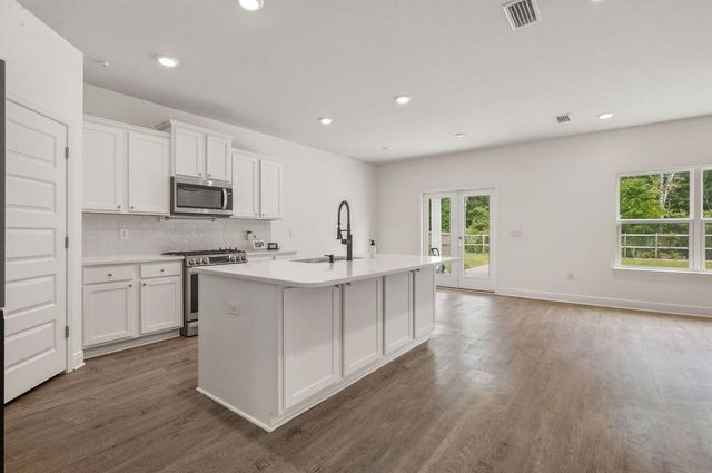 100 W Oak Trees Lane, Freeport, FL 32439