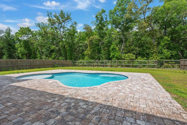 100 W Oak Trees Lane, Freeport, FL 32439