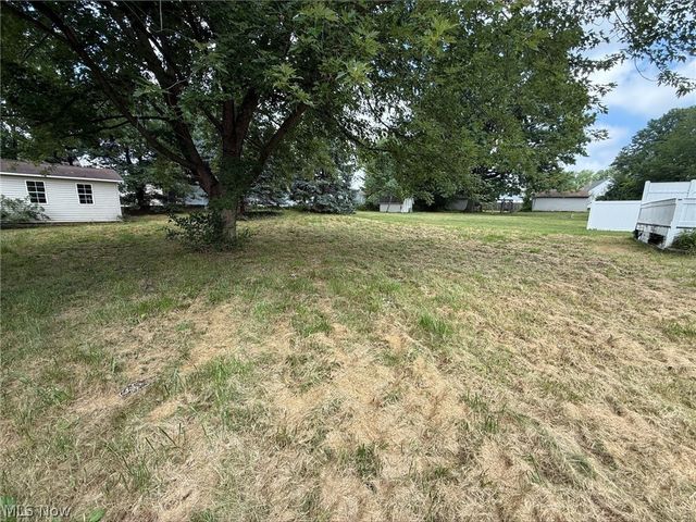 84 Howard Street, Austintown, OH 44515