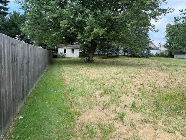 84 Howard Street, Austintown, OH 44515