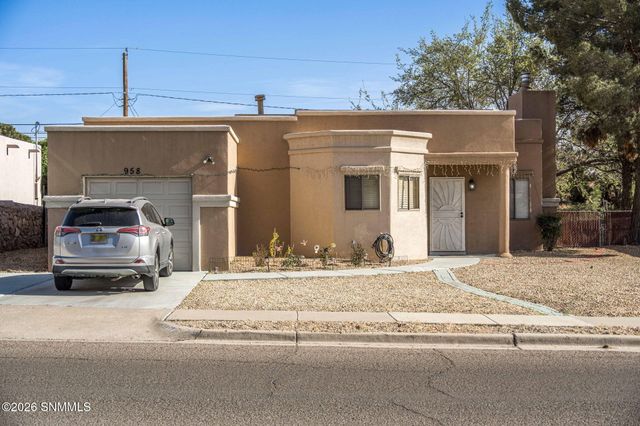 958 Jasmine Drive, Las Cruces, NM 88005
