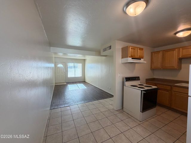 455 W Kelso St Apt 209, Tucson, AZ 85705