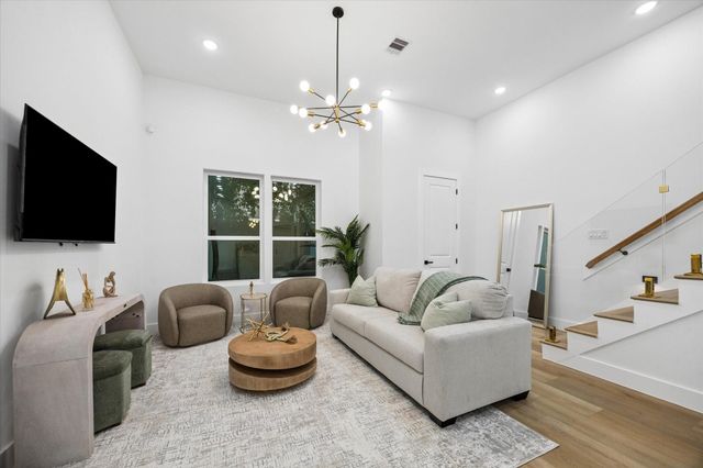 116 Velasco Street, Houston, TX 77003